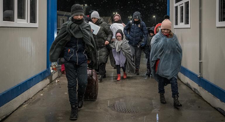 Plus de 874.000 réfugiés ont fui le conflit en Ukraine (HCR)